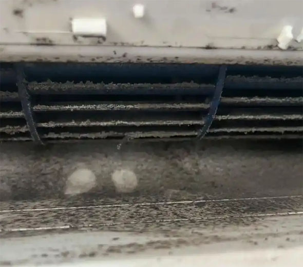 米林空调吹的风有股烧焦味是怎么回事